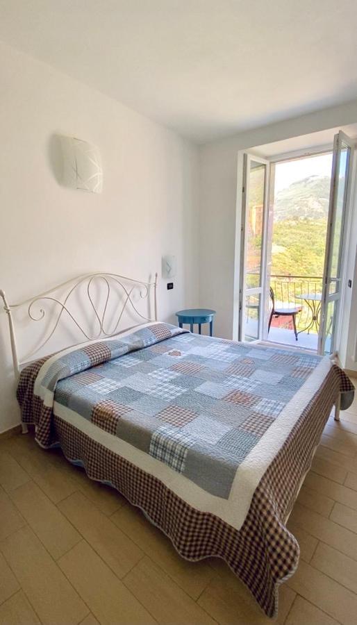 Sandra Villa Rooms Corniglia Eksteriør billede